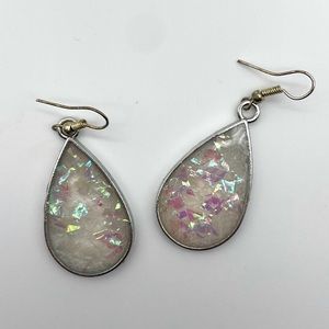 ⭐️ Sparkling White Teardrop Dangle Earrings